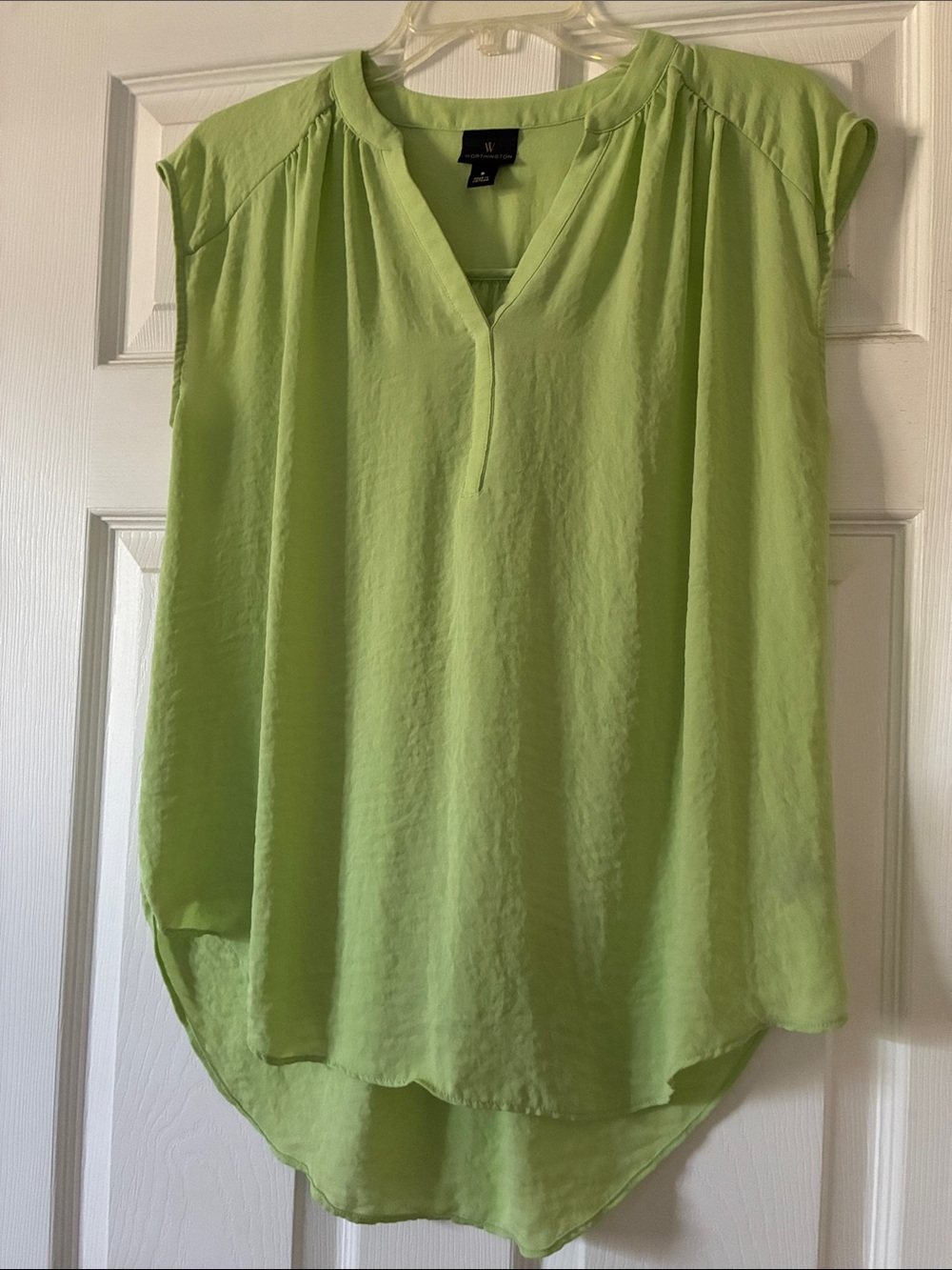 Worthington Light Green Cap-Sleeve V-Neck Gauze-y Flowy Blouse / Tunic. Size S